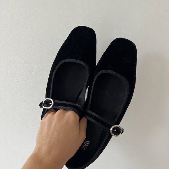 Zara ballerina black velvet - size 38 - like new - - Picture 2 of 4